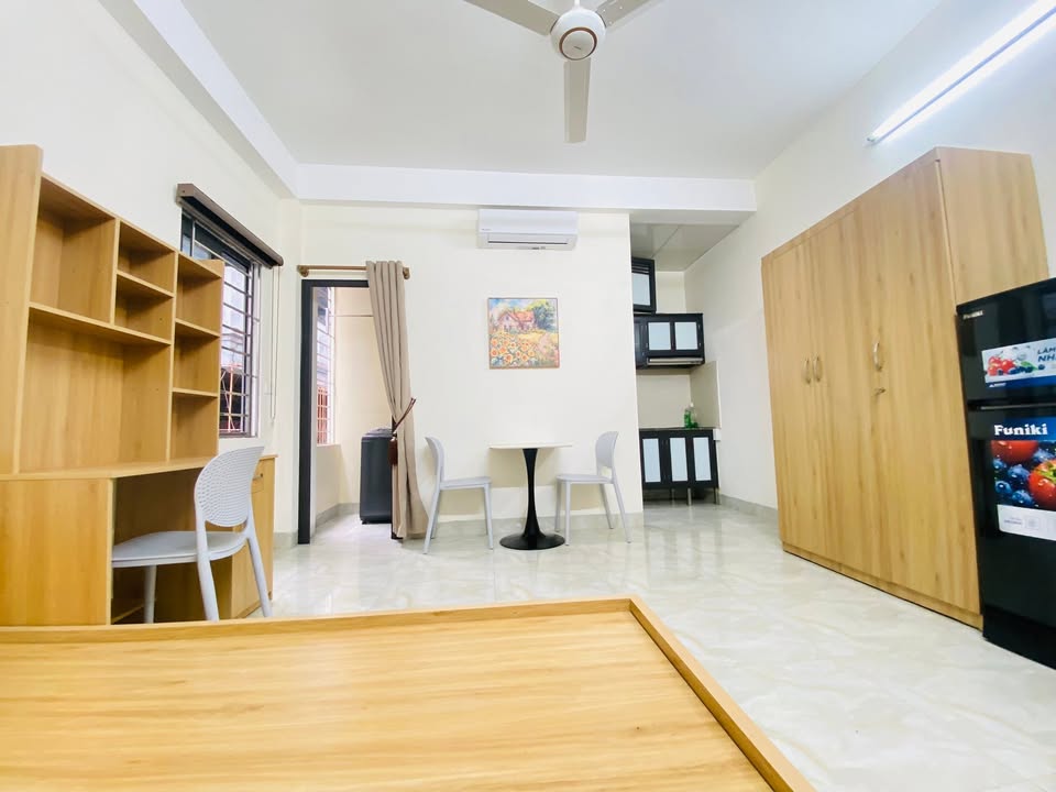 Căn hộ mặt phố Pháo Đài Láng 25m² - Full nội thất, sẵn sàng vào ở!