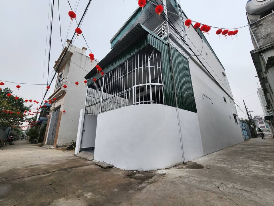 Nhà 2 tầng lô góc 63m² phường Vũ Phúc giá 1.1 tỷ - Ô tô đỗ cửa ngay sát cầu Đa Sô!