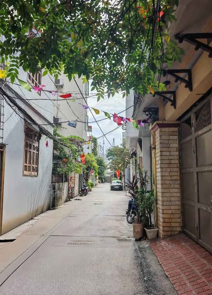 Nhà phố Đông Ngạc 40m² giá 9 tỷ - Gần HV Tài Chính, ô tô qua nhà!