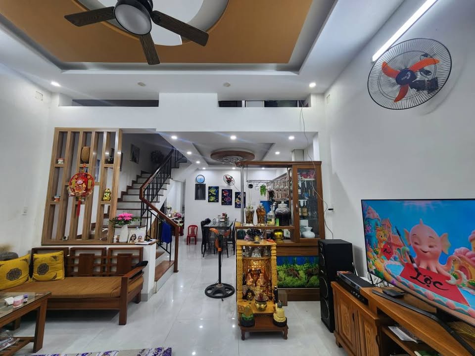 Nhà 2 tầng Hòa Xuân Đà Nẵng 106,5m² giá 6 tỷ - Thiết kế hiện đại sang trọng!