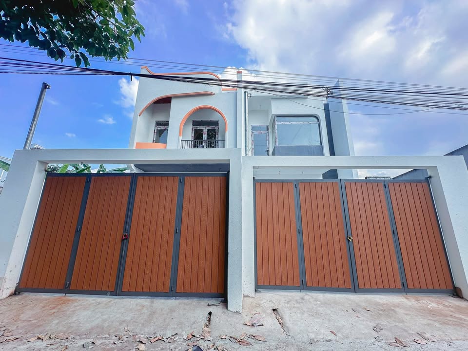 Nhà mới hoàn thiện tại Long Khánh, Đồng Nai - 80m² giá 1.95 tỷ - Thiết kế hiện đại!