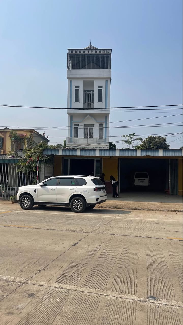 Nhà nghỉ mặt tiền rộng 185m² tại Lạc Thủy - Đầu tư sinh lời ngay!