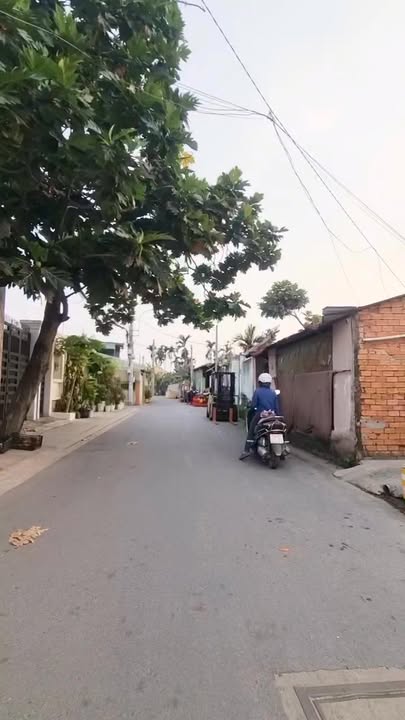 Nhà riêng 115m² giá 4.4 tỷ - Sổ hồng chính chủ, thuận tiện di chuyển!