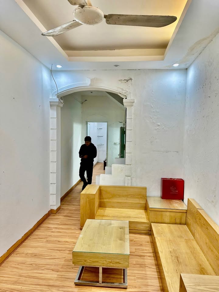 Nhà Ba Đình 47m², 4 Tầng - Ô Tô Tránh - Giá 8.8 Tỷ