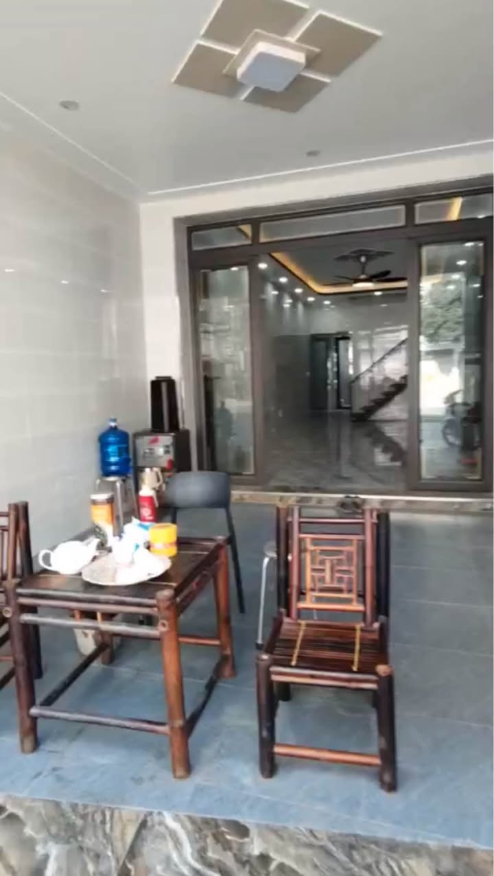 Nhà cho thuê mặt đường Thiên Lôi, 80m² giá 10 triệu - Phù hợp làm văn phòng, dạy học!