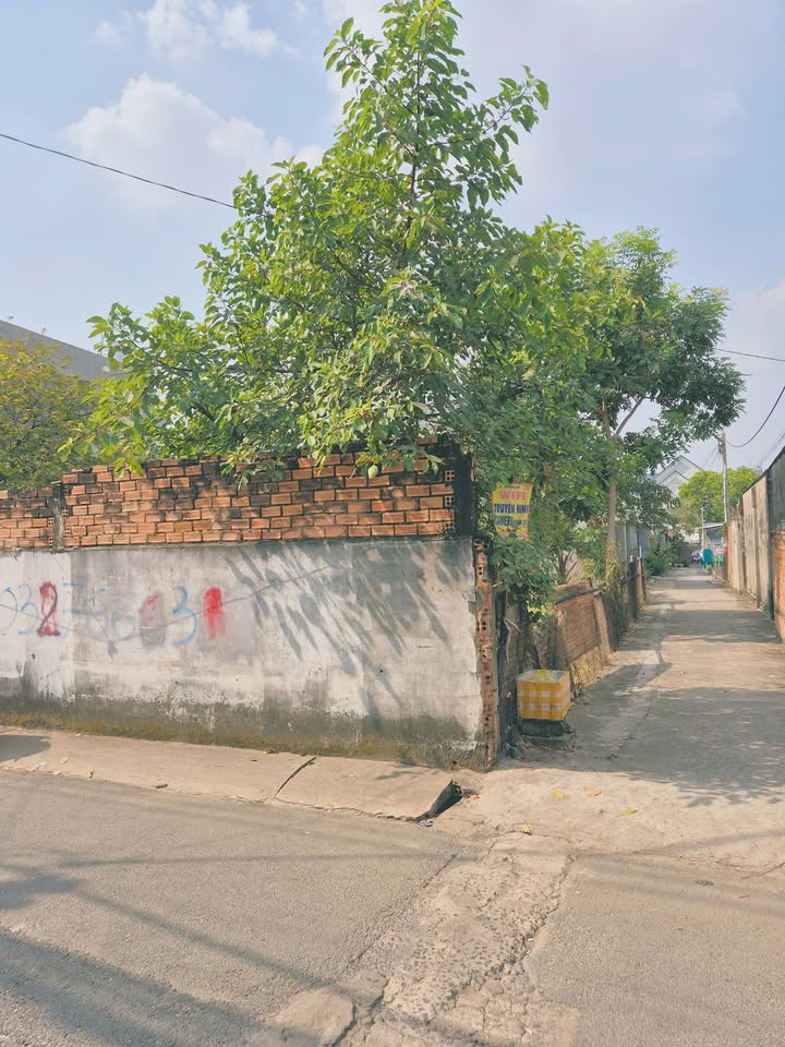 Lô đất thổ cư Long Bình 120m² giá 2.59 tỷ - Lô góc 2 mặt tiền đẹp