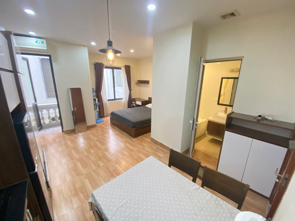 Phòng cho thuê 35m² tại ngõ 12 Đào Tấn, Ba Đình - Full nội thất, giờ giấc tự do!