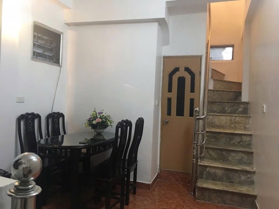 Nhà cho thuê phố Hàng Lược, quận Hoàn Kiếm, 14m² giá 8 triệu - Nội thất đầy đủ, vị trí thuận tiện!