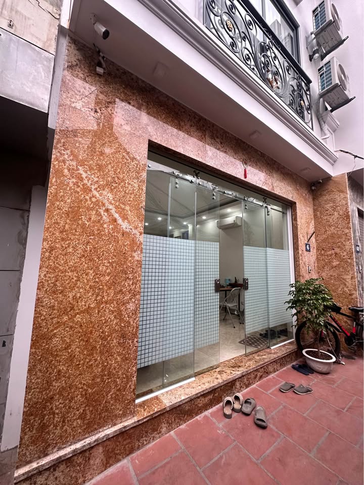 Nhà cho thuê tại Cầu Diễn, Nam Từ Liêm - 4 tầng, 8 phòng ngủ, giá thỏa thuận!