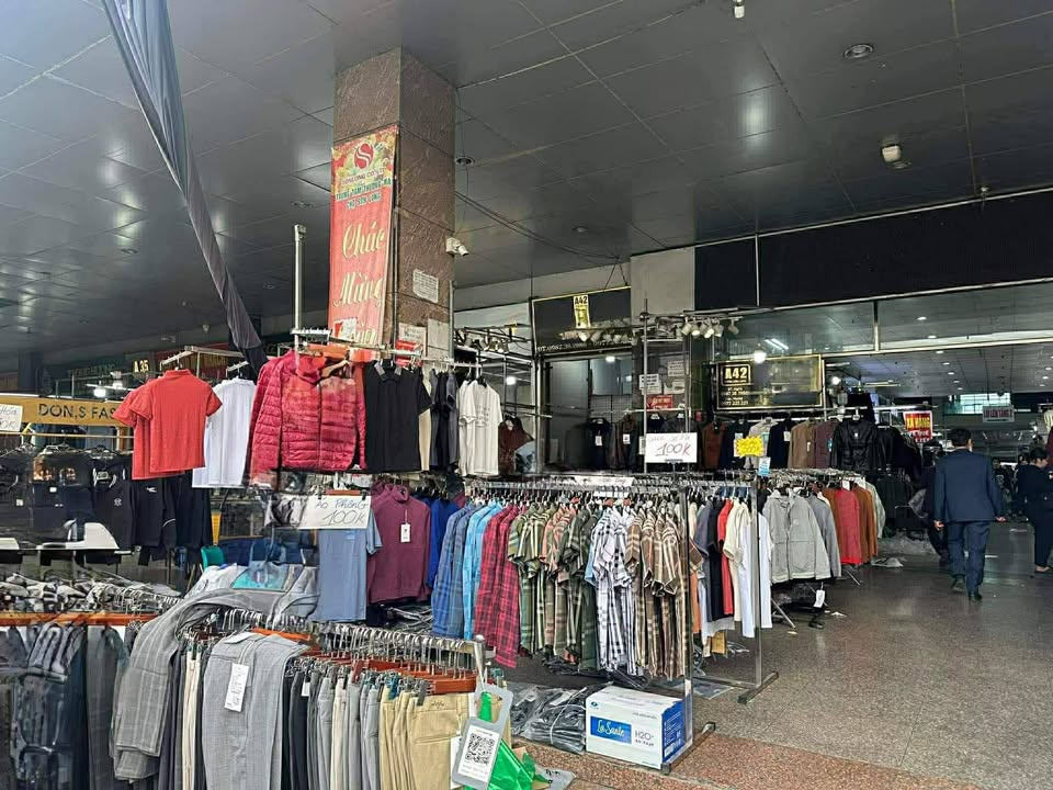 Cho thuê quầy A42 ô 2 mặt tiền chợ Sơn Long, Bắc Ninh - Vị trí đẹp, giá tốt