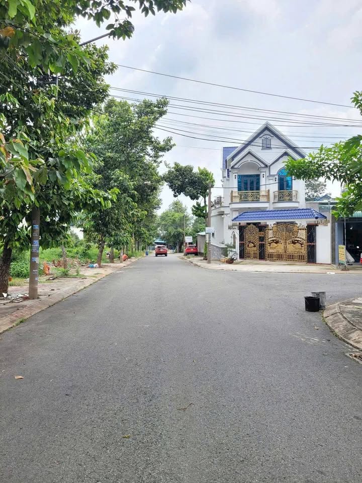 Đất Biconsi Dĩ An 100m² giá 3.4 tỷ - Cơ hội đầu tư tuyệt vời!