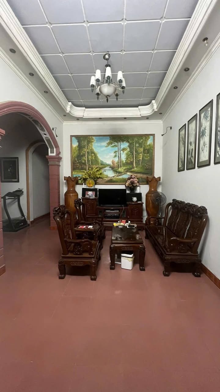 Nhà mặt phố Hưng Bình 128m² giá 10.88 tỷ - Kinh doanh sầm uất!