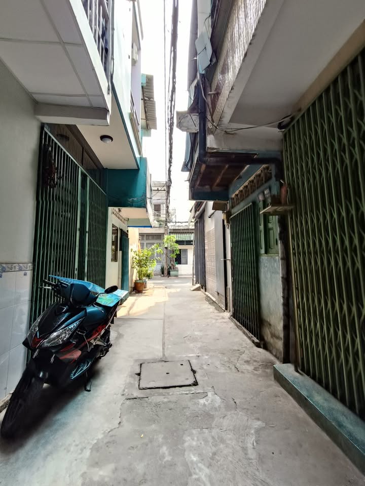 Nhà nhỏ xinh Quận 11, 8m² giá 1.46 tỷ - Sổ hồng riêng, tiện nghi đầy đủ!