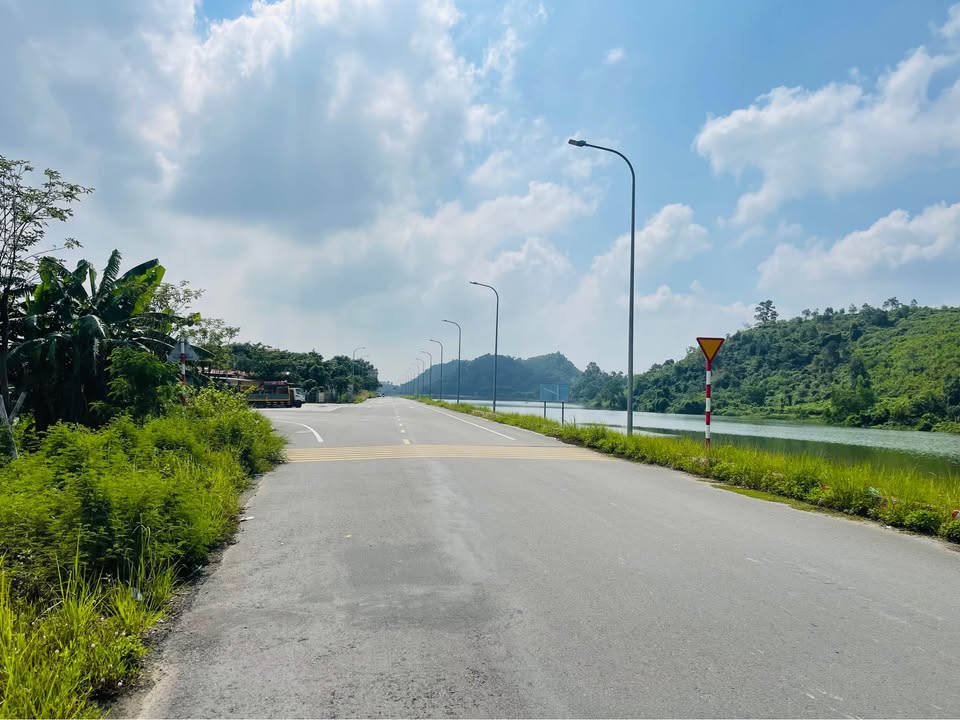 Đất nền liền kề mặt hồ Yên Thắng, Ninh Bình - Giá chỉ 3 tỷ/lô!