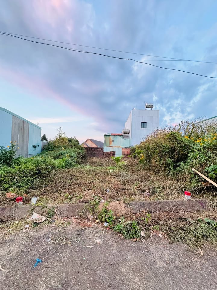 Đất nền TĐC Ngô Gia Khảm, Pleiku 80m² giá 1.7 tỷ - Vị trí đắc địa gần chợ, trường học!