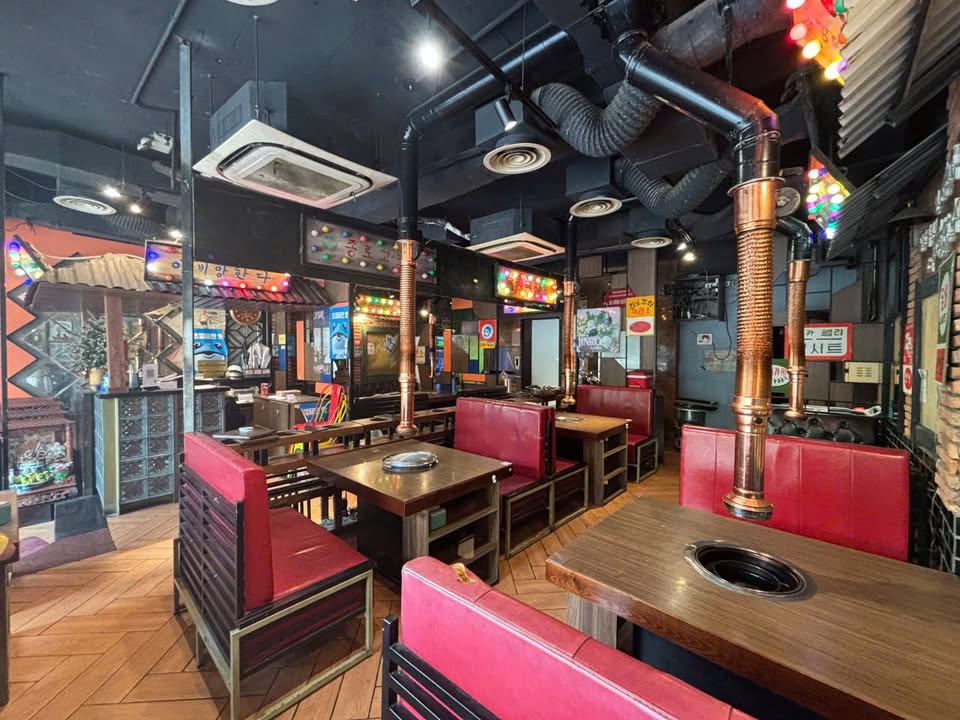 Cho thuê nhà phố Đường Nguyễn Văn Cừ, Long Biên 72m² giá 70 triệu - Mặt tiền rộng, thang máy hiện đại!