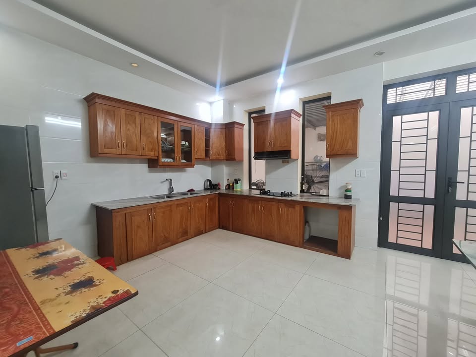 Nhà mặt phố Hà Tiên, Vĩnh Yên 5 tầng 6 phòng ngủ - Cho thuê giá 20 triệu!