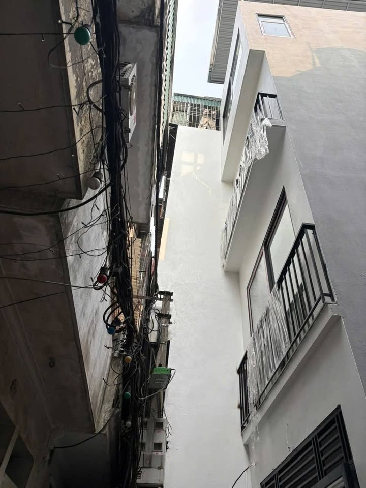 Nhà 30m² Phú Viên, Bồ Đề, 5.7 tỷ - Chính chủ bán gấp!