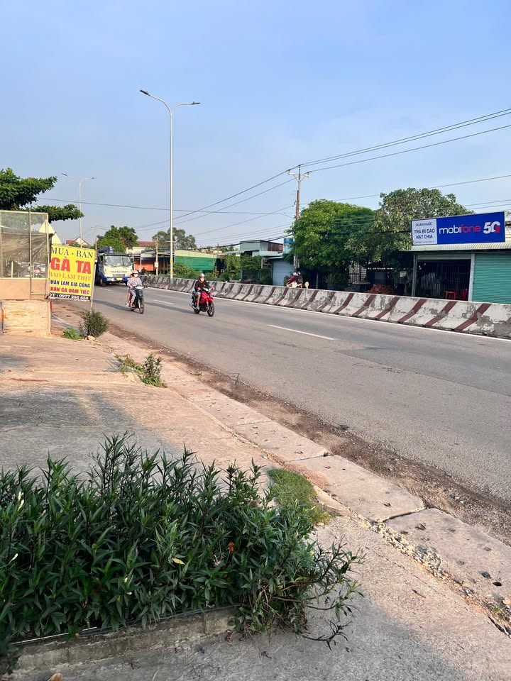 Nhà mặt tiền Quốc lộ 22, Gò Dầu, 298m² giá 4 tỷ - Đầu tư sinh lời tuyệt vời!