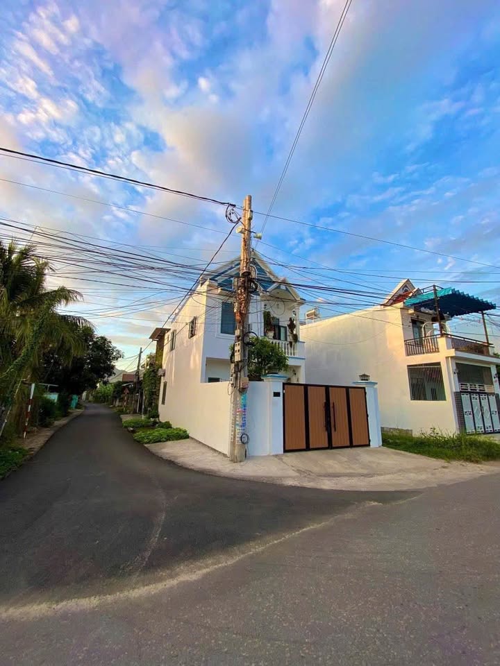 Nhà bán Diên Sơn, Diên Khánh 96m² giá 2.4 tỷ - 2 mặt tiền rộng rãi!