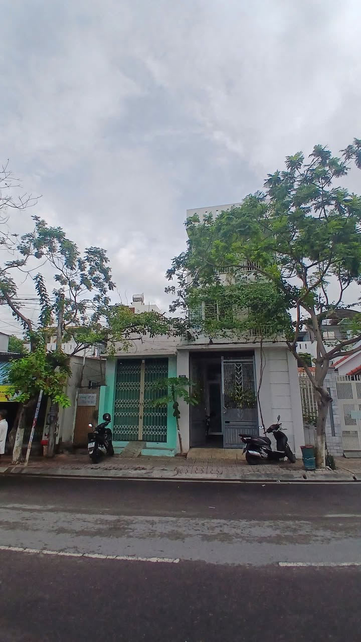 Bán nhà mặt tiền đường Phùng Hưng Nha Trang 235,8m² giá 15 tỷ - Đầu tư sinh lời hiệu quả!