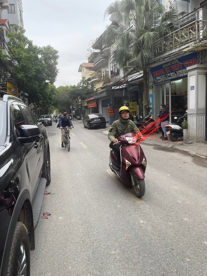 Nhà mặt tiền kinh doanh 4,4m tại Việt Hưng, Long Biên 111m² - Cơ hội đầu tư sinh lời!