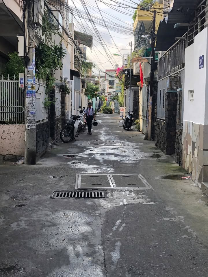 Nhà riêng Nha Trang 64.6m² giá 4.69 tỷ - Sẵn sàng cho bạn sửa chữa hoặc xây mới!