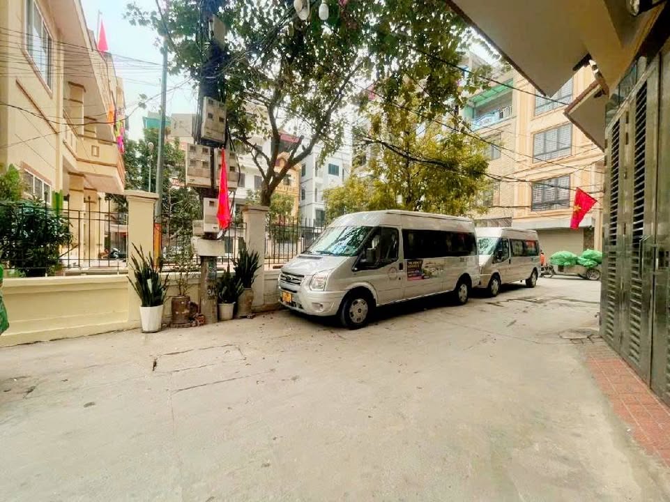 Nhà phố Xuân Đỉnh 65.3m² giá 21.x tỷ - Ô tô tránh, view sân chơi thoáng đãng!