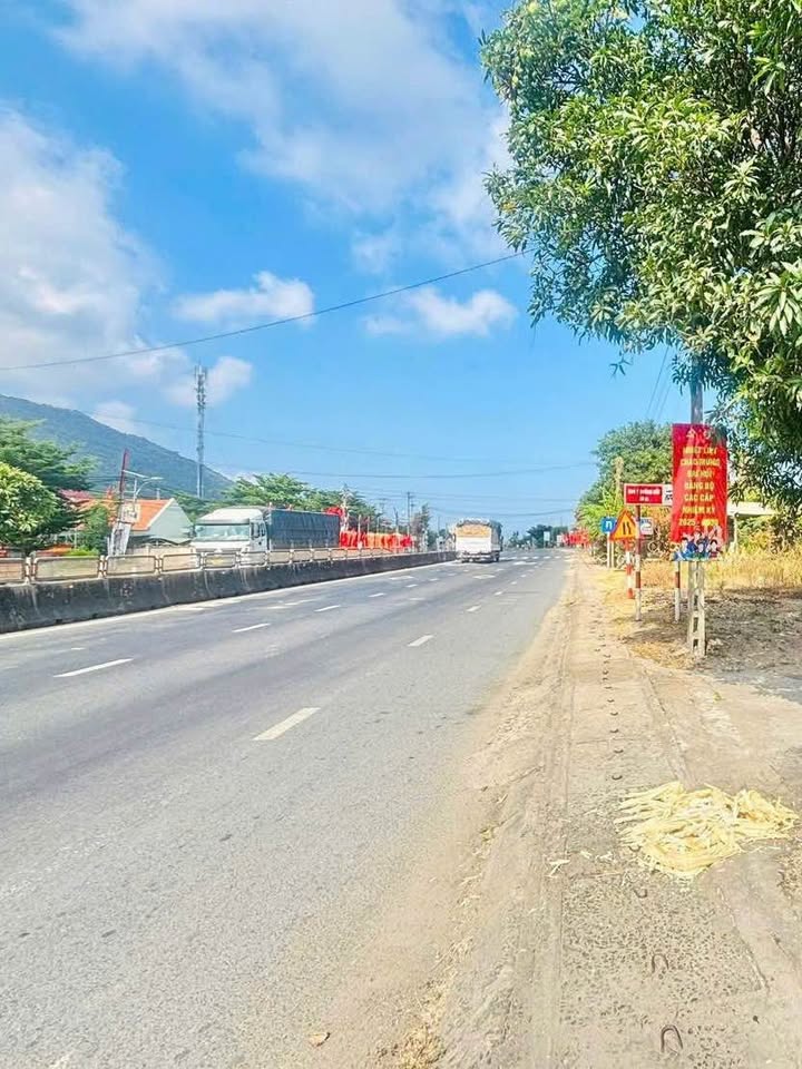 Đất mặt tiền QL1A, thôn Cổ Mã, 1000m² giá 4 tỷ - Tiềm năng đầu tư lớn!