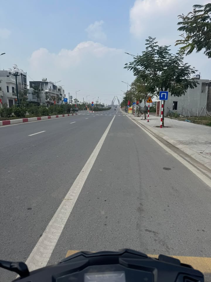 Đất nền mặt đường Vũ Hữu Lợi, TP Nam Định 105.6m² - Kinh doanh thuận lợi!