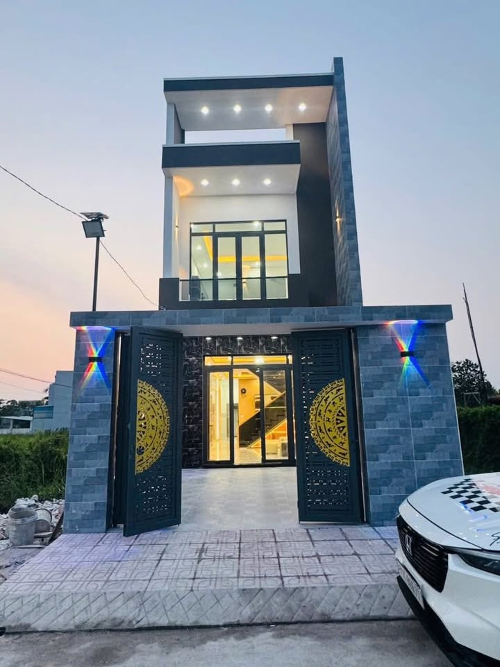 Nhà phố Tân Lân, Cần Đước, 125m² giá 3.1 tỷ - Sổ hồng riêng, đầy đủ tiện nghi!