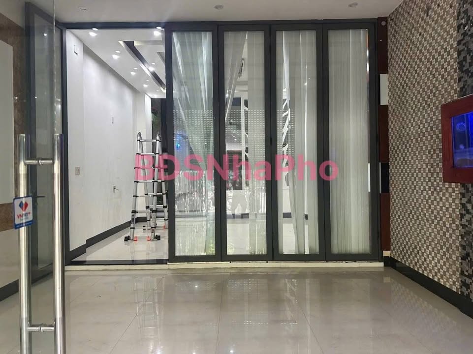 Nhà kinh doanh 4 tầng mặt tiền Đường Thanh Khê 100m² giá 20 triệu - Vị trí đắc địa cho mọi loại hình kinh doanh!