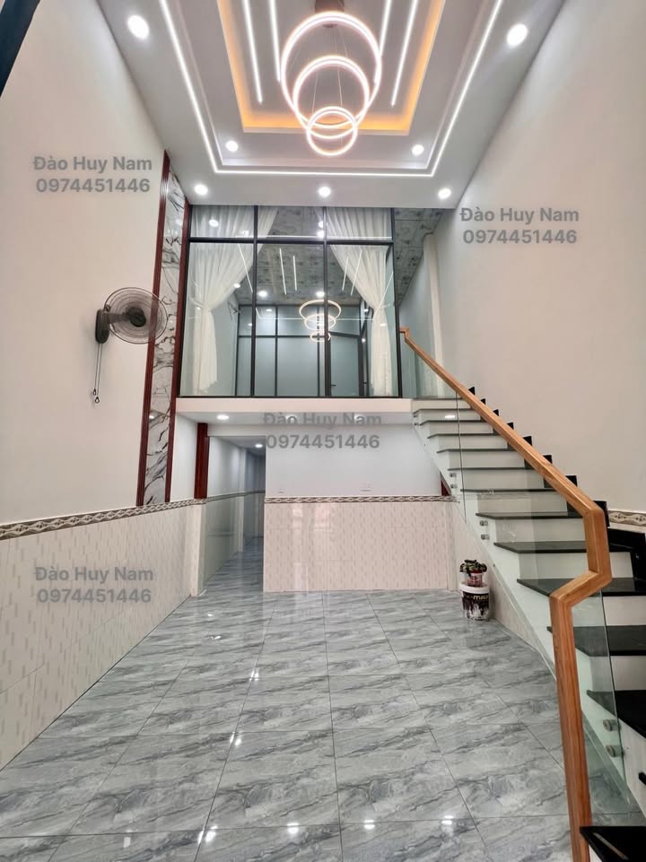 Nhà riêng hẻm thông xe hơi Sư đoàn 9 56m² giá 2.2 tỷ - An ninh tuyệt đối!