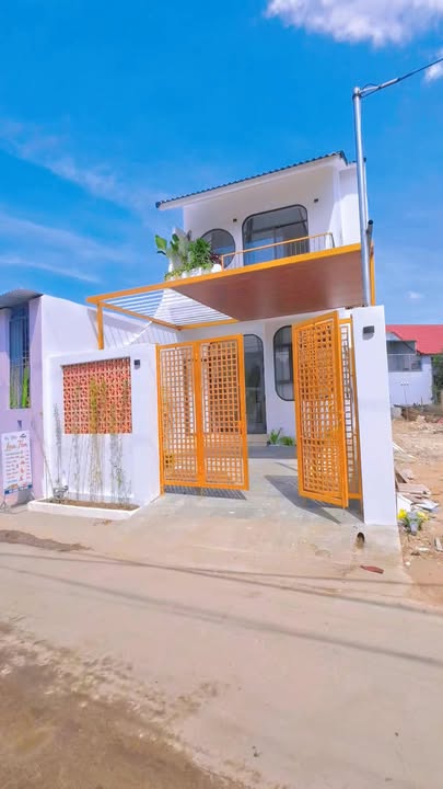 Nhà mới xây 103,9m² mặt đường Thôn Tây, Nha Trang giá 3,15 tỷ - Sổ hồng chính chủ!