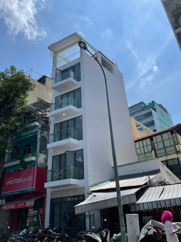 Nhà phố Lê Thị Hồng Gấm, Quận 1, 42m² giá 34.5 tỷ - Đang cho thuê 60 triệu/tháng!