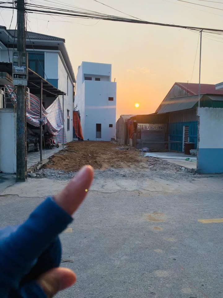 Đất mặt tiền đường Hoàng Tá Thốn, Hưng Lĩnh 116.6m² giá 5.35 tỷ - Vị trí kinh doanh lý tưởng!