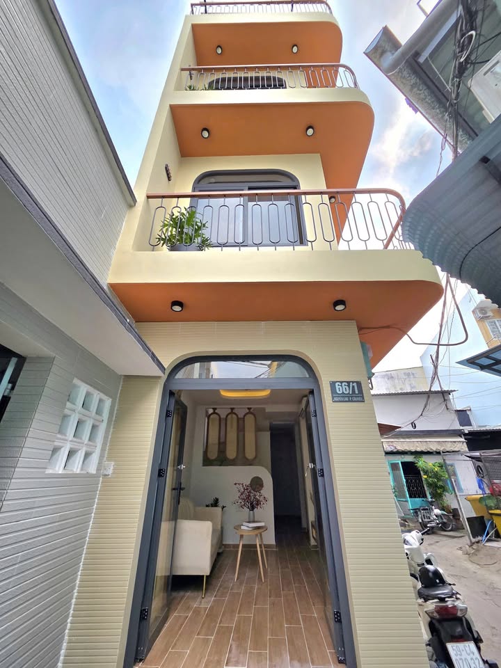 Nhà phố 4 tầng tại Phú Nhuận 23m² giá 4.95 tỷ - Sát mặt tiền Khu Vạn Kiếp!