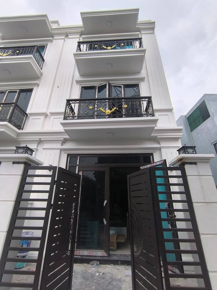 Nhà 3 Tầng Đường Lương Quán, Nam Sơn 60m² giá 3.09 tỷ - Ô tô đỗ cửa, Tiện ích đầy đủ!