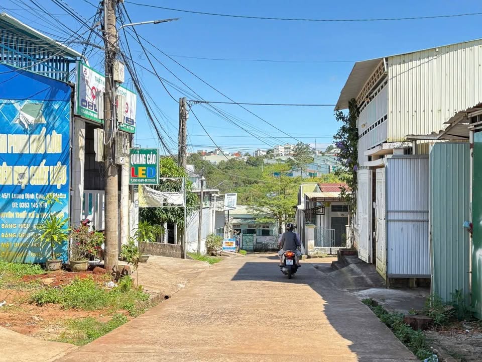 Đất nền mặt tiền Mạc Đăng Dung, TP. Pleiku 150m² giá 1.7 tỷ - Vị trí đắc địa, an ninh tốt!