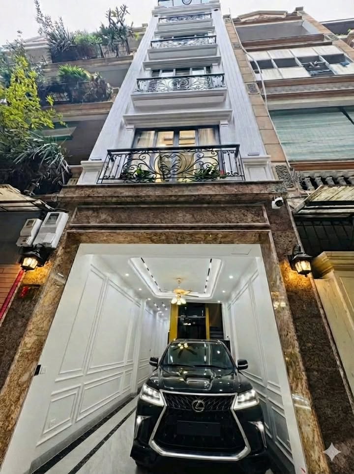 Townhouse Hoàng Quốc Việt 55m² giá 20 tỷ - Thiết kế hiện đại, ô tô vào tận nhà!