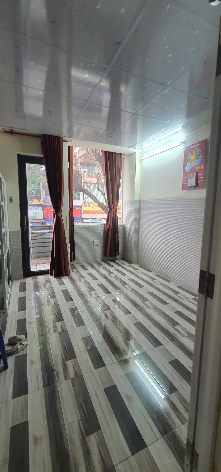 Cho thuê FrontHouse 30m² mặt tiền Trần Nhật Duật, giá 66 triệu/năm - Thích hợp kinh doanh