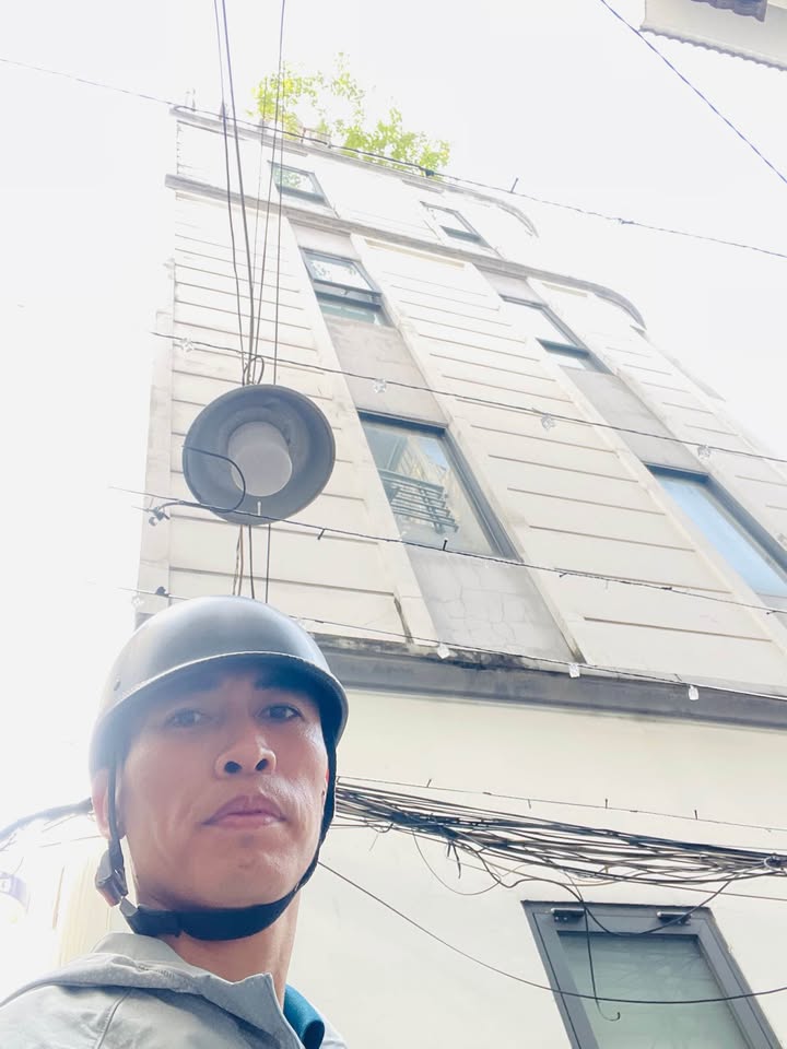 Nhà góc 489 Huỳnh Văn Bánh, Phú Nhuận 40m² giá 9 tỷ - Hẻm ô tô, cho thuê 20 triệu!