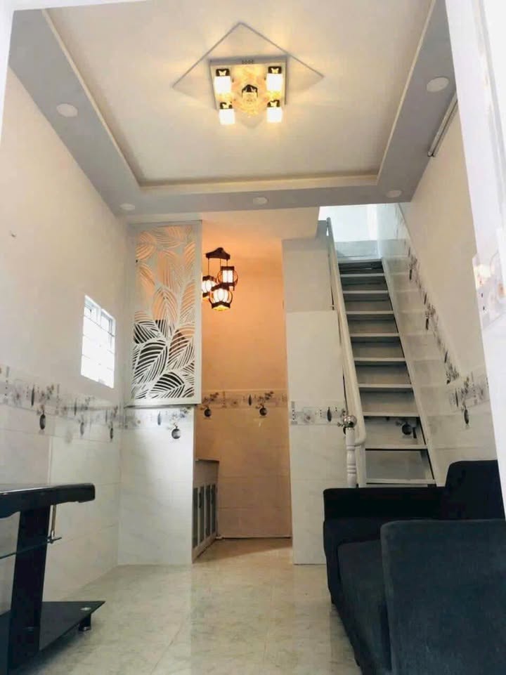 Nhà bán gấp Tân Xuân Hóc Môn 12m² giá 680 triệu - Hẻm xe ba gác, tiện lợi!