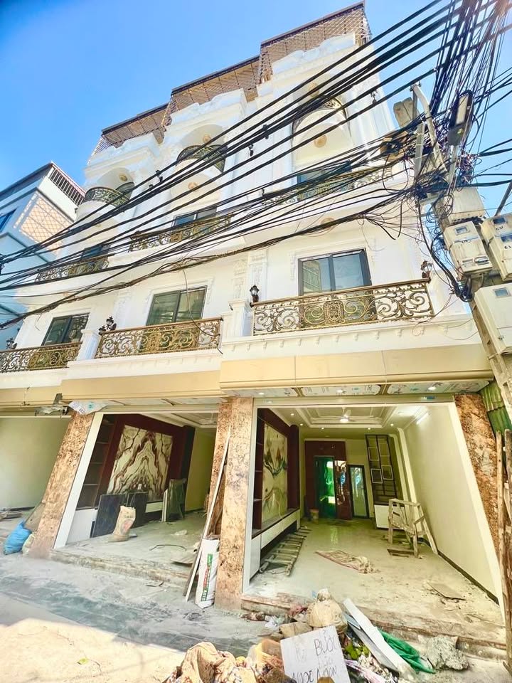 Nhà phố Hoàng Mai 200m² giá 11.8 tỷ - Kinh doanh sầm uất, thang máy