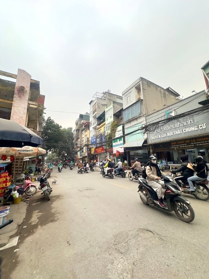 Nhà mặt phố Giảng Võ, Đê La Thành 37m² giá thỏa thuận - Đầu tư kinh doanh sinh lời cao!