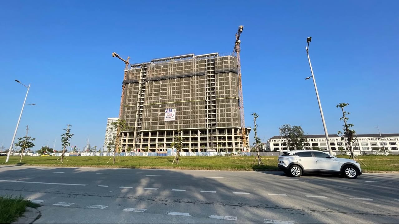 Nhà Dân 2 Tầng Kiệt Ô Tô Hoàng Quốc Việt 80m² giá 3.5 tỷ - Gần Aeon chỉ 3 phút!