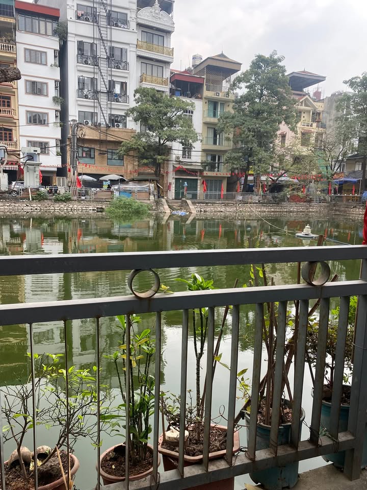 Nhà phố Dương Khuê 35m² giá 10 tỷ - View hồ đẹp như tranh!