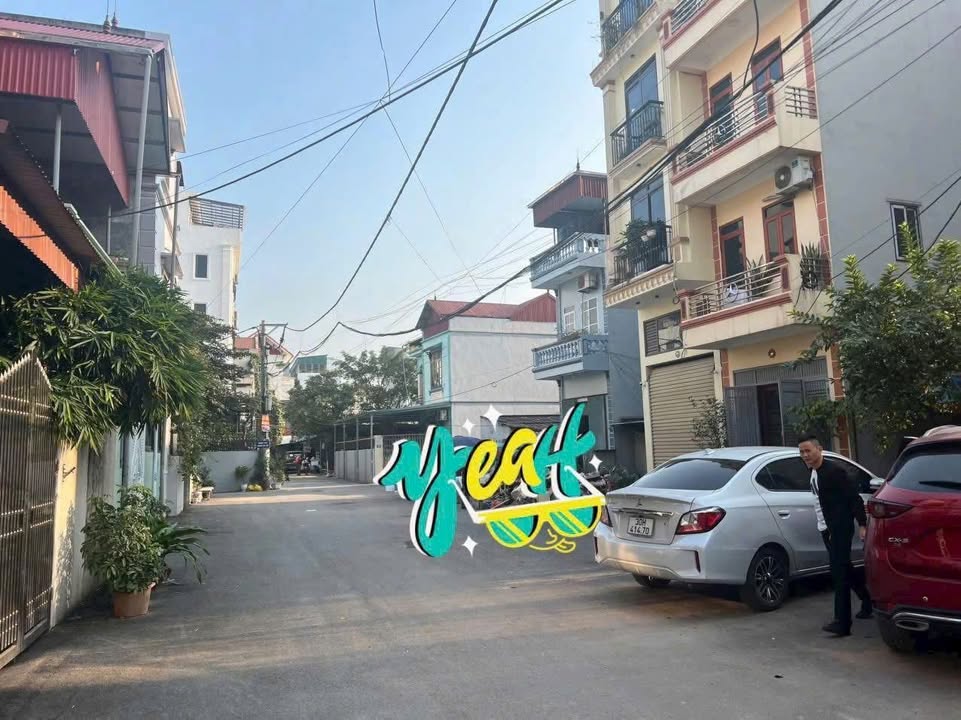 Đất Phường Thượng Cát, Bắc Từ Liêm 40m² giá 7 tỷ - Sổ đỏ đẹp, đường rộng ô tô tránh nhau
