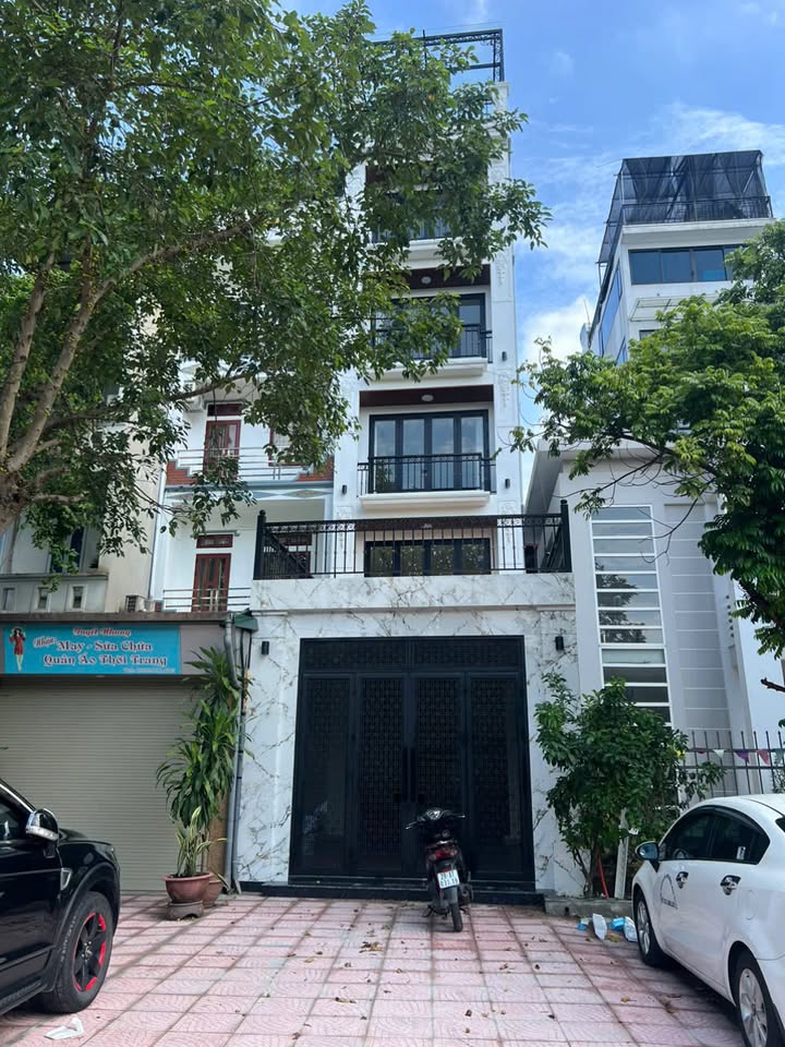 Nhà FrontHouse Ngô Gia Tự, Quận Long Biên, 80m² giá 2x tỷ - Đầu tư sinh lời ngay!
