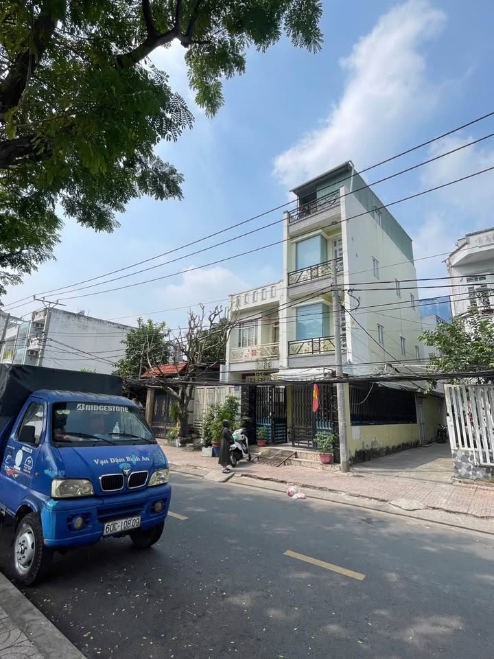 Nhà mặt tiền 3 tầng Quận 8, 70m² giá chỉ 7 tỷ - Đầu tư sinh lời hiệu quả!